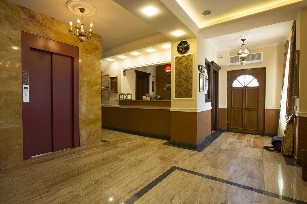 Hotel Aviator Boutique オトペニ エクステリア 写真