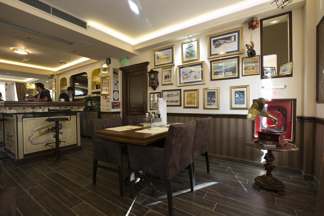 Hotel Aviator Boutique オトペニ エクステリア 写真