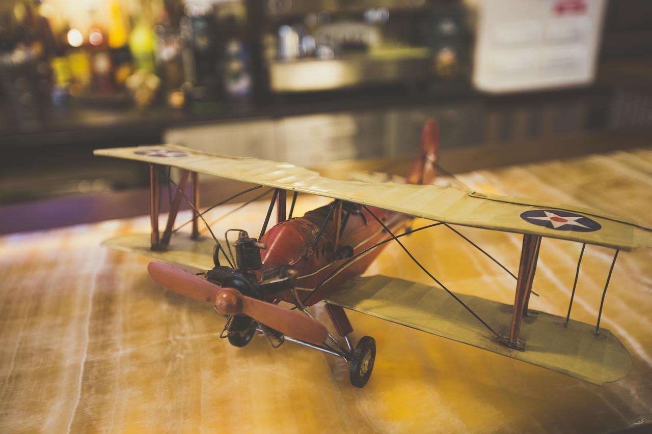 Hotel Aviator Boutique オトペニ エクステリア 写真