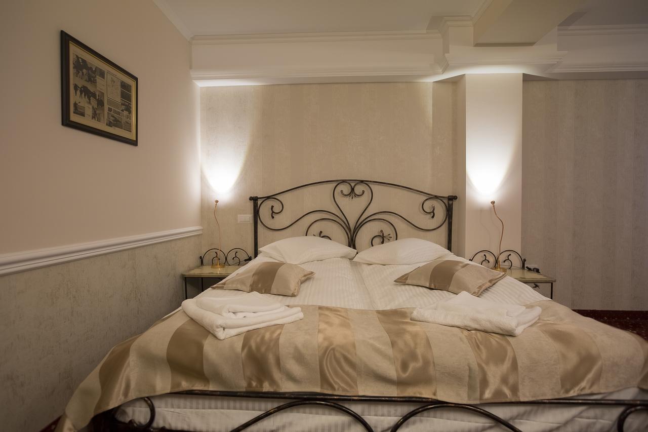 Hotel Aviator Boutique オトペニ エクステリア 写真