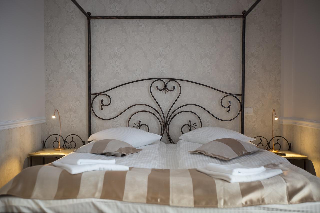 Hotel Aviator Boutique オトペニ エクステリア 写真